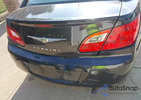 2010 Chrysler Sebring Limited z USA, uszkodzony, nr VIN 1C3CC5FB2AN220310